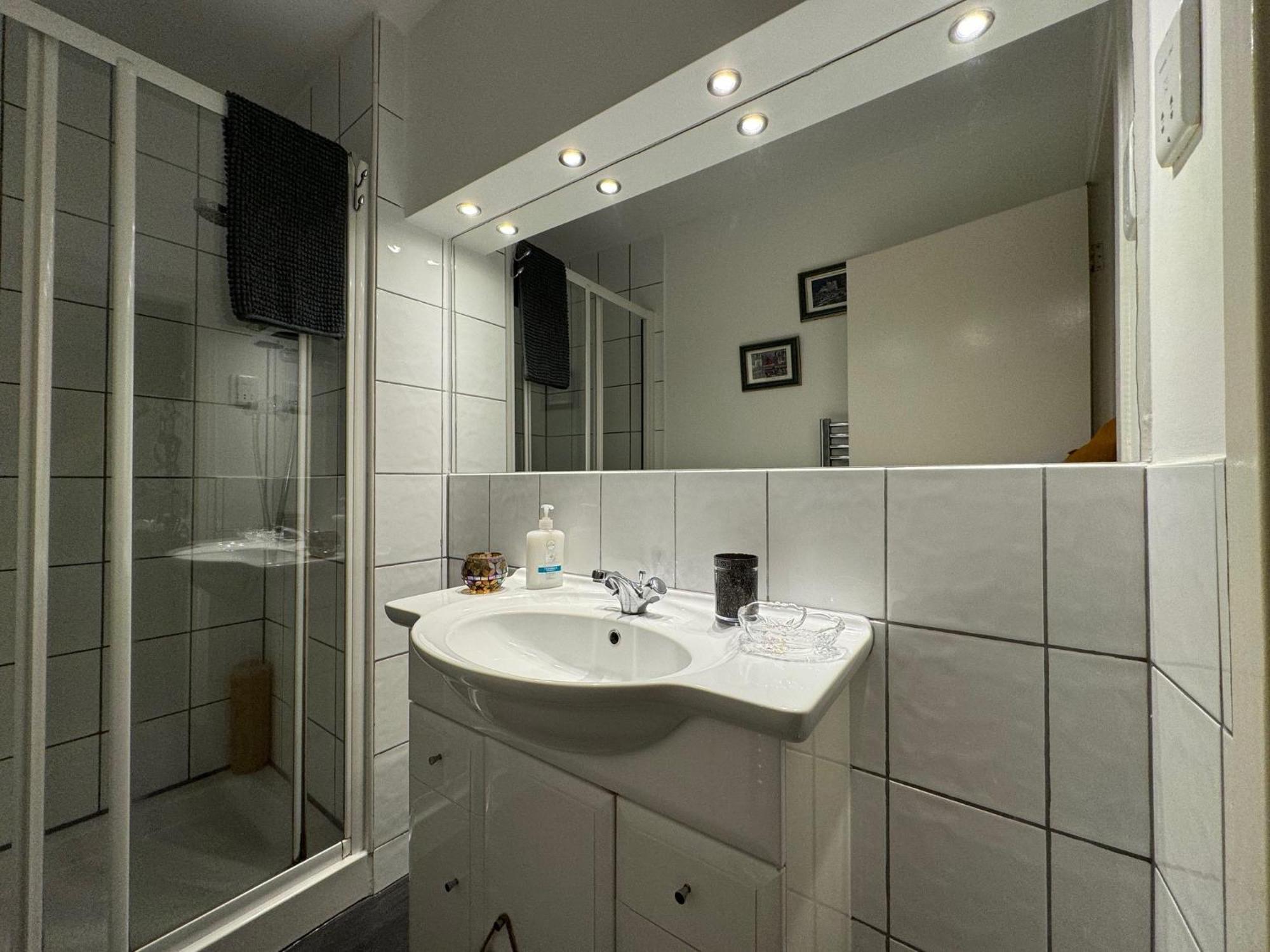 Edinburgh Two Bedroom Apartment With Free Side Street Parking 24 Hours Exterior foto